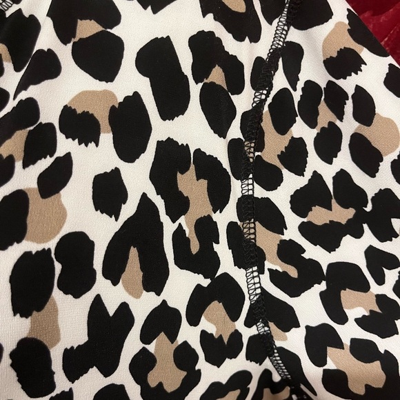 MULTIPLES Three-Quarters Sleeve Leopard  Print Top, size XL - Picture 7 of 11